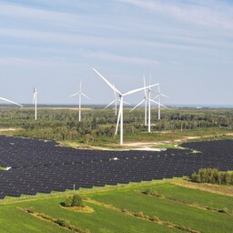 enefit-greeni-rahavood-on-kahanenud,-kuid-volad-huppeliselt-kasvanud