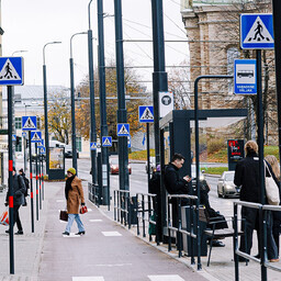 tallinn-eemaldab-kaarli-puiesteelt-uleliigsed-liiklusmargid