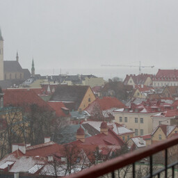 kolmapaeval-sajab-lortsi-ja-lund-ning-tuiskab