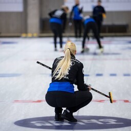 tiitlikaitsjat-kovasti-kimbutanud-eesti-kurlingunaiskond-langeb-b-divisjoni