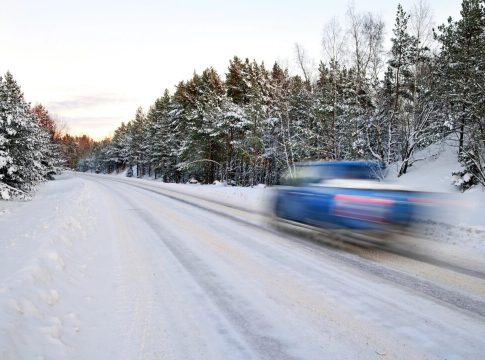 teeolud-muutuvad-lume-ja-libeduse-tottu-keeruliseks