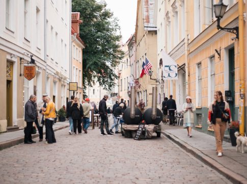 pildid:-pika-tanava-festival-toi-kokku-tallinna-vanalinna-elanikud-ja-kulalised