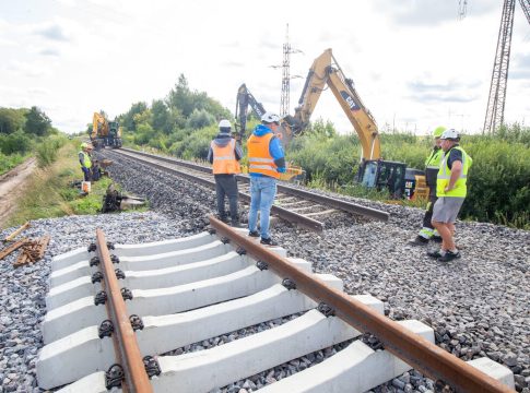 saksa-suurkontsern-vossloh-ostab-eestiski-tegutseva-prantsuse-liipritootja,-et-valmistuda-turu-kasvuks