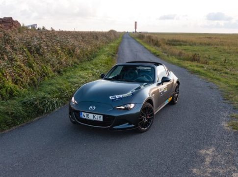 piloodi-paevik,-osa-3-|-mazda-mx-5-on-pisike-punane-sportauto-–-isegi-hallina