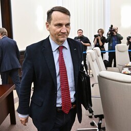 sikorski:-poola-sulgeb-sabotaazikatsete-tottu-vene-konsulaadi