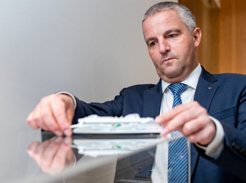 tallinki-kasum-kukkus-veerandi-vorra.-ettevote:-majanduskeskkond-on-keeruline-ja-geopoliitilised-pinged-kasvavad