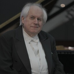 mais-esineb-tallinnas-pianist-grigori-sokolov