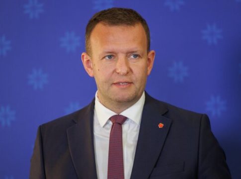 siseministeerium-karmistab-valismaalaste-luhiajalise-tootamise-korda